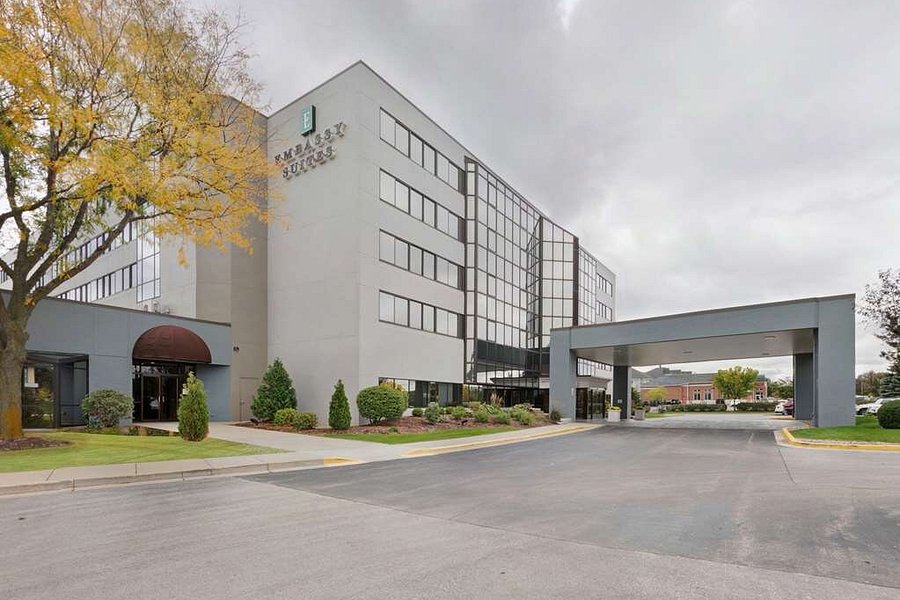 EMBASSY SUITES BY HILTON MILWAUKEE BROOKFIELD $131 ($̶1̶7̶1̶) - Updated 2022 Prices & Hotel Reviews - WI