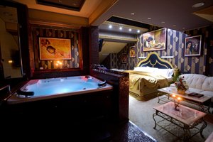 Room & Suite