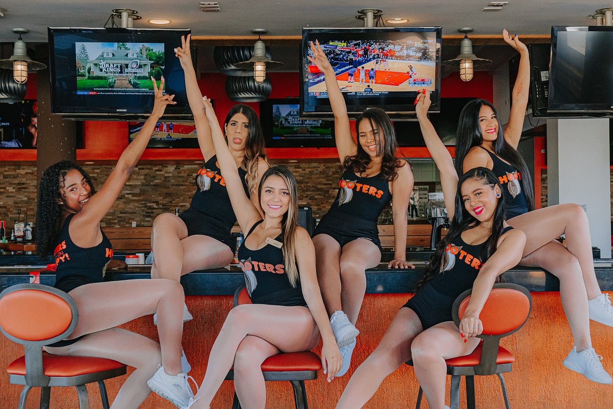 HOOTERS, Noord - Menu, Prices & Restaurant Reviews - Tripadvisor