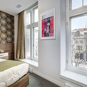 King Deluxe Suite with view of Old Montreal