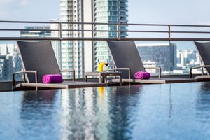 Pool & Beach