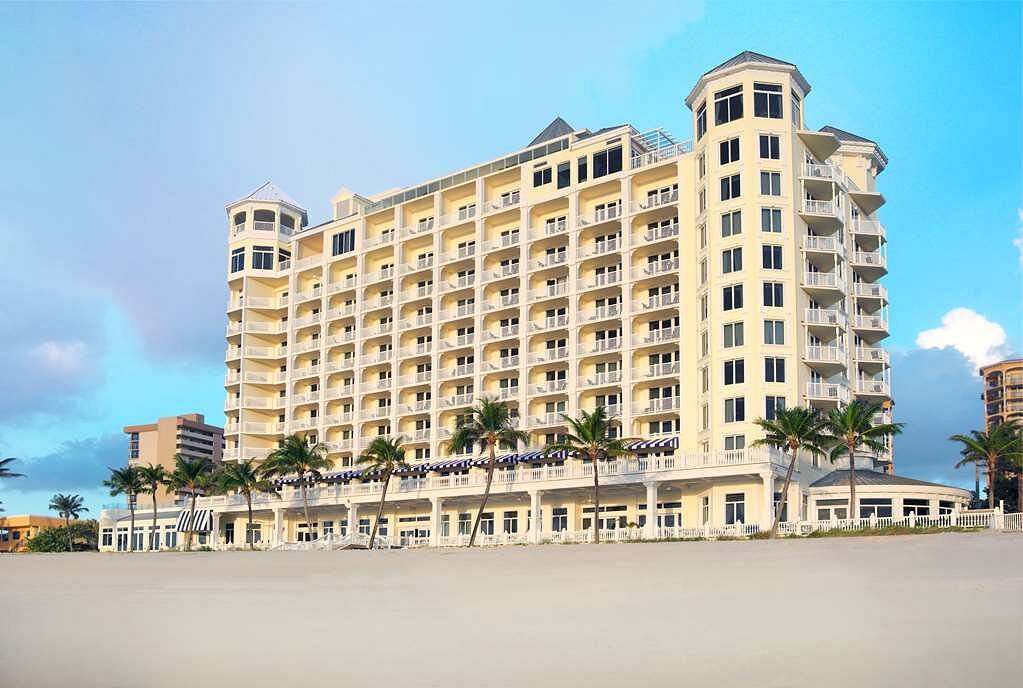 ‪Pelican Grand Beach Resort‬، فندق في ‪Lauderdale-By-The-Sea‬