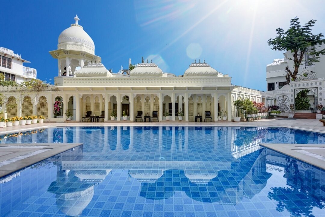 SWAROOP VILAS - LAKE VIEW BOUTIQUE HOTEL, hotel in Udaipur
