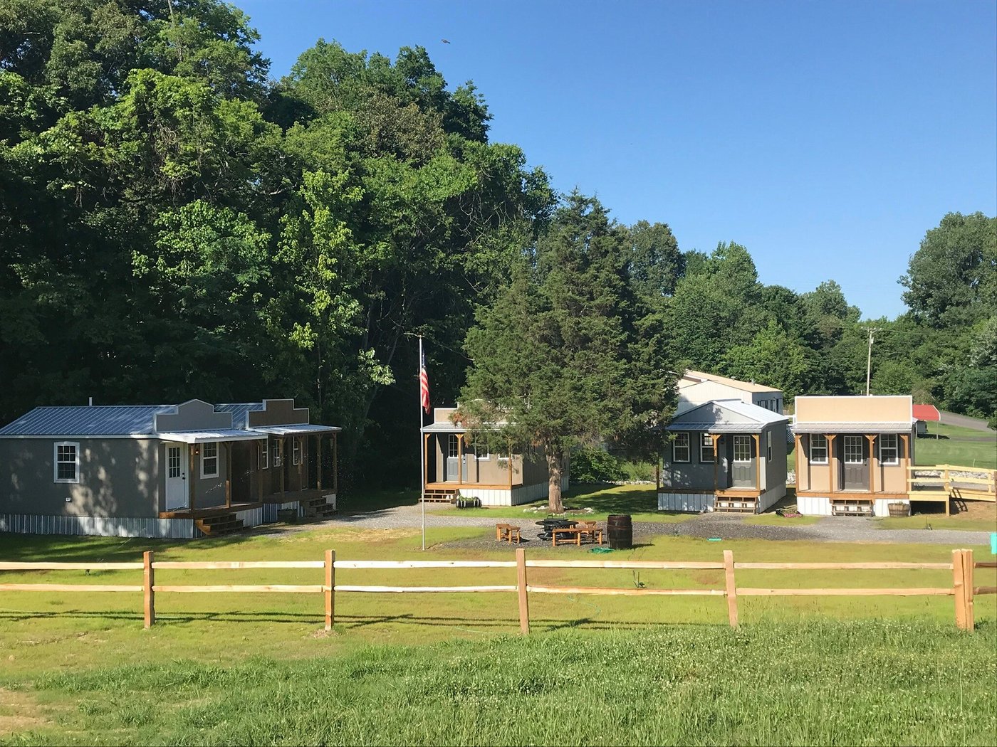 Escape to Kentucky's Paradise: Kentucky Cruise Inn Campground & Motel