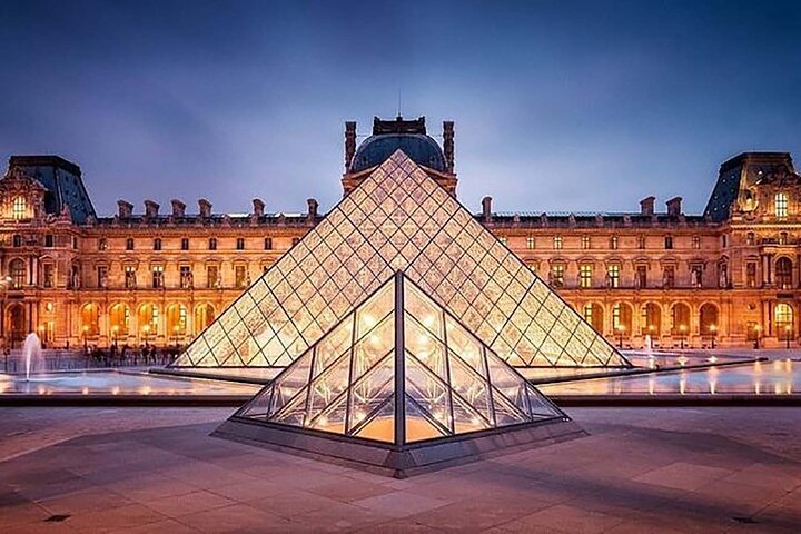 louvre museum map 2023        
        <figure class=