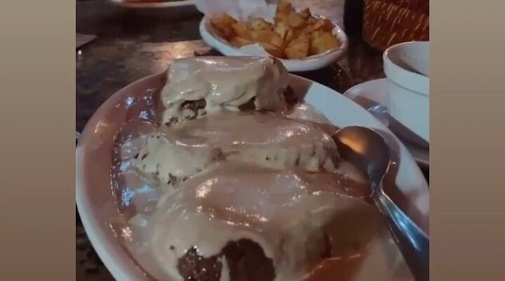 Filé mignon à roquefort.  Delícias do Restaurante Cabana Canoa Quebrada. 