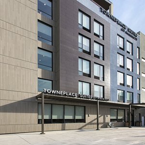 TownePlace Suites by Marriott New York Brooklyn in Brooklyn, image may contain: Restaurant, Cafeteria, Indoors, Chair
