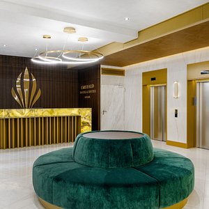 Emerald Hotel &amp; Suites, hotel in Budapest