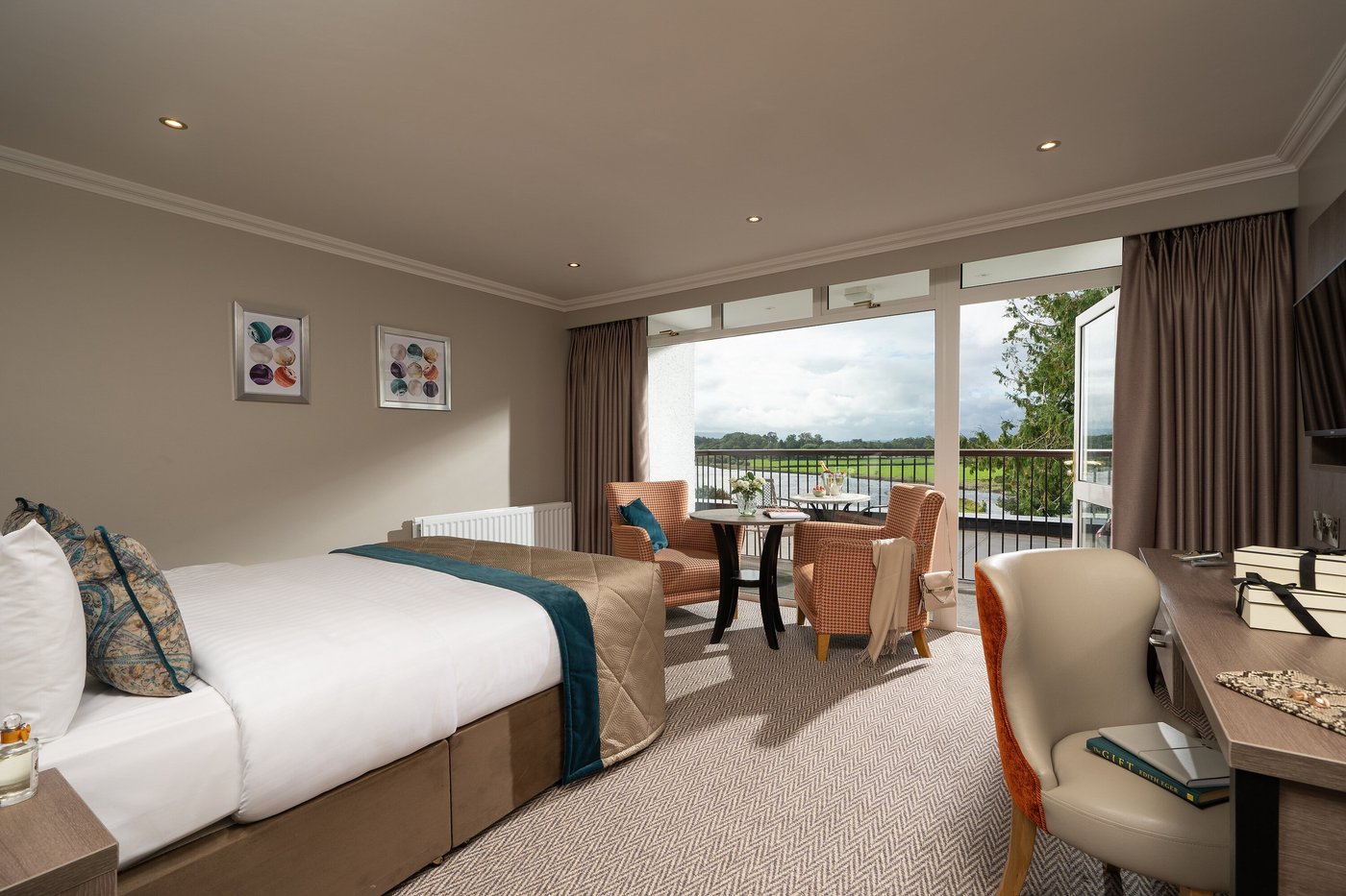 KILLYHEVLIN LAKESIDE HOTEL & LODGES Now €153 (Was €̶2̶1̶2̶) UPDATED