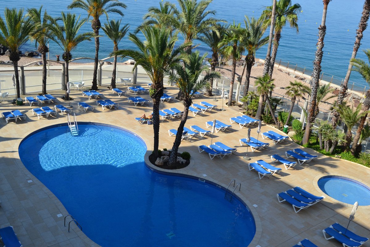 caprici beach hotel & spa 4*