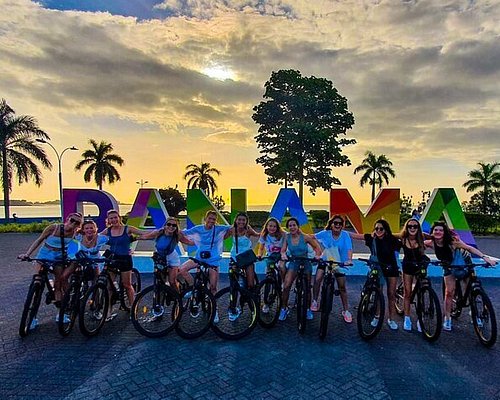 how to book tours in panama