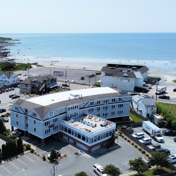 NEWPORT BEACH HOTEL AND SUITES - Updated 2024 (Middletown, RI)