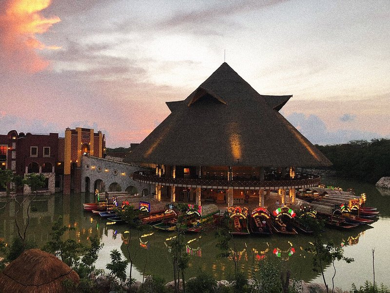 Xoximilco amusement park in Cancun for spring break