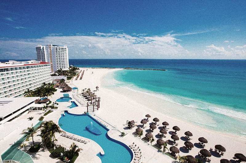 Aerial view of Hotel Krystal Cancun in Cancun