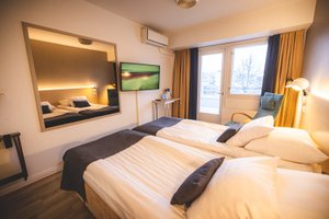 Room & Suite