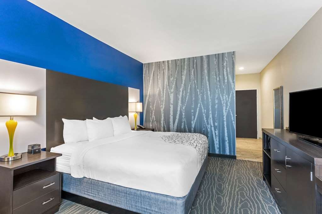 Hotel photo 60 of La Quinta Inn & Suites by Wyndham Odessa N. - Sienna Tower.