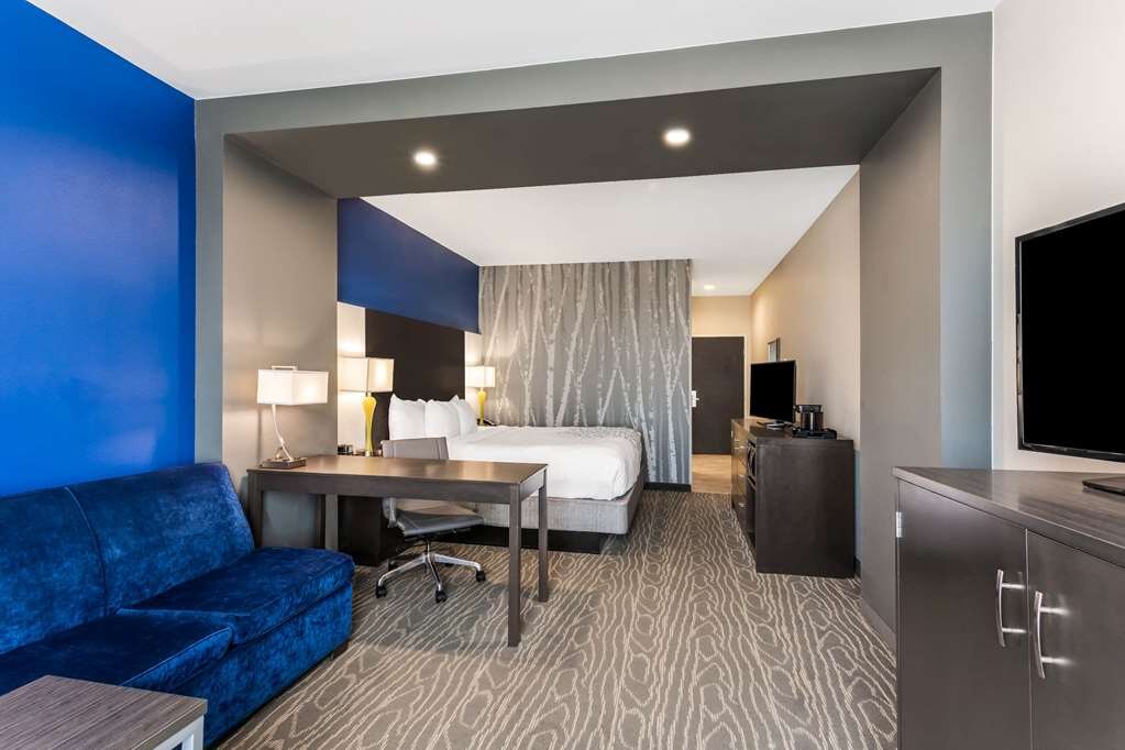 Hotel photo 61 of La Quinta Inn & Suites by Wyndham Odessa N. - Sienna Tower.