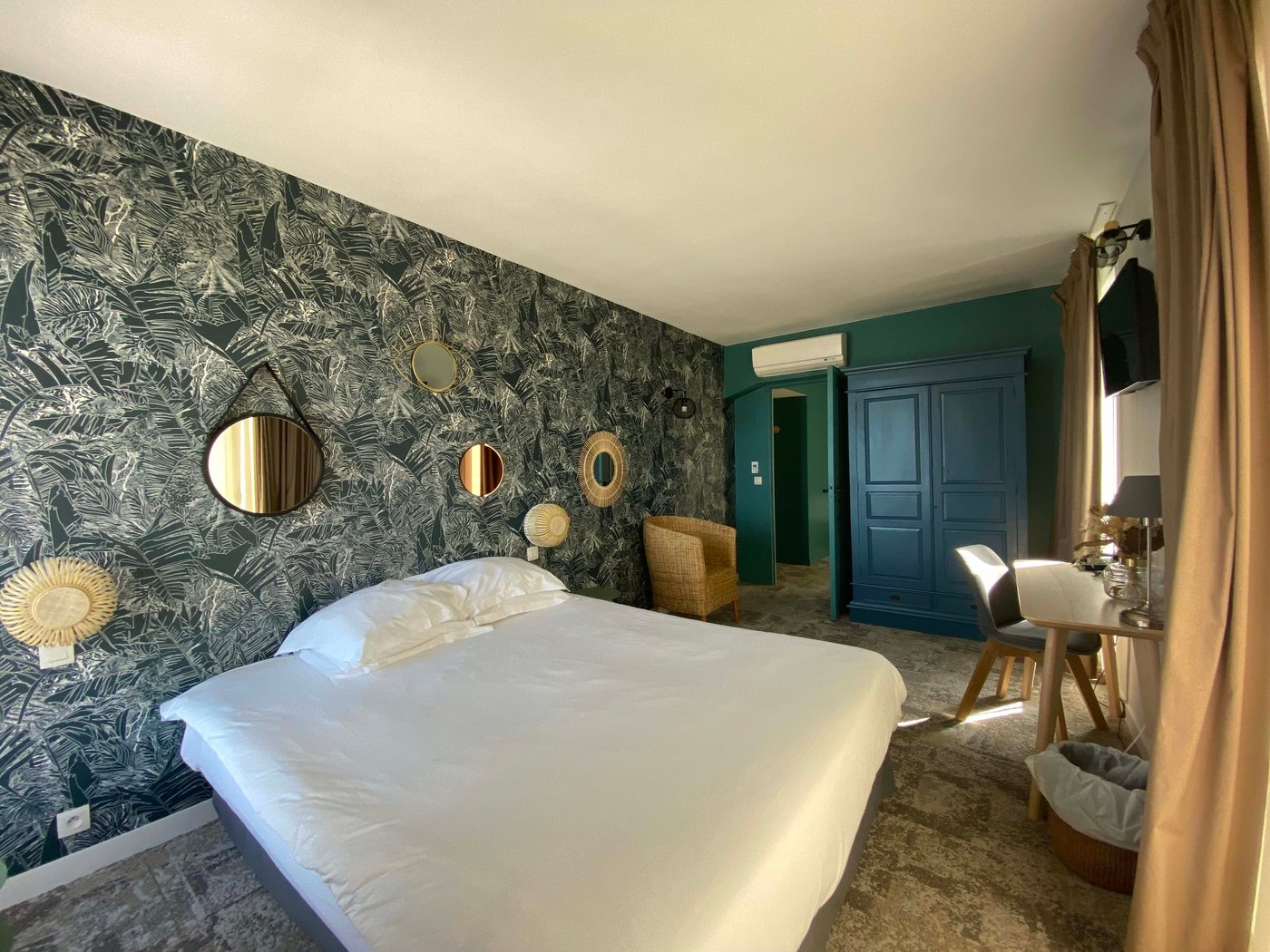 LES BAIGNEUSES DE BIARRITZ - Hotel Reviews (France)