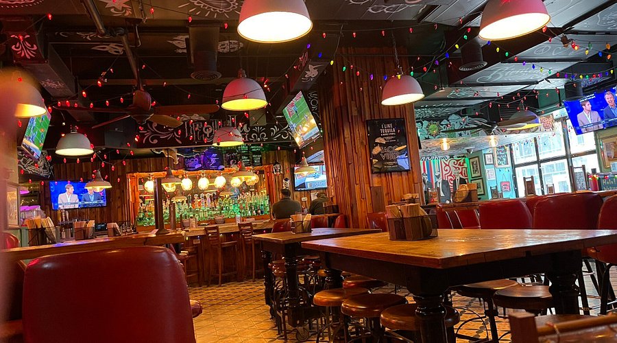Broken English Taco Pub