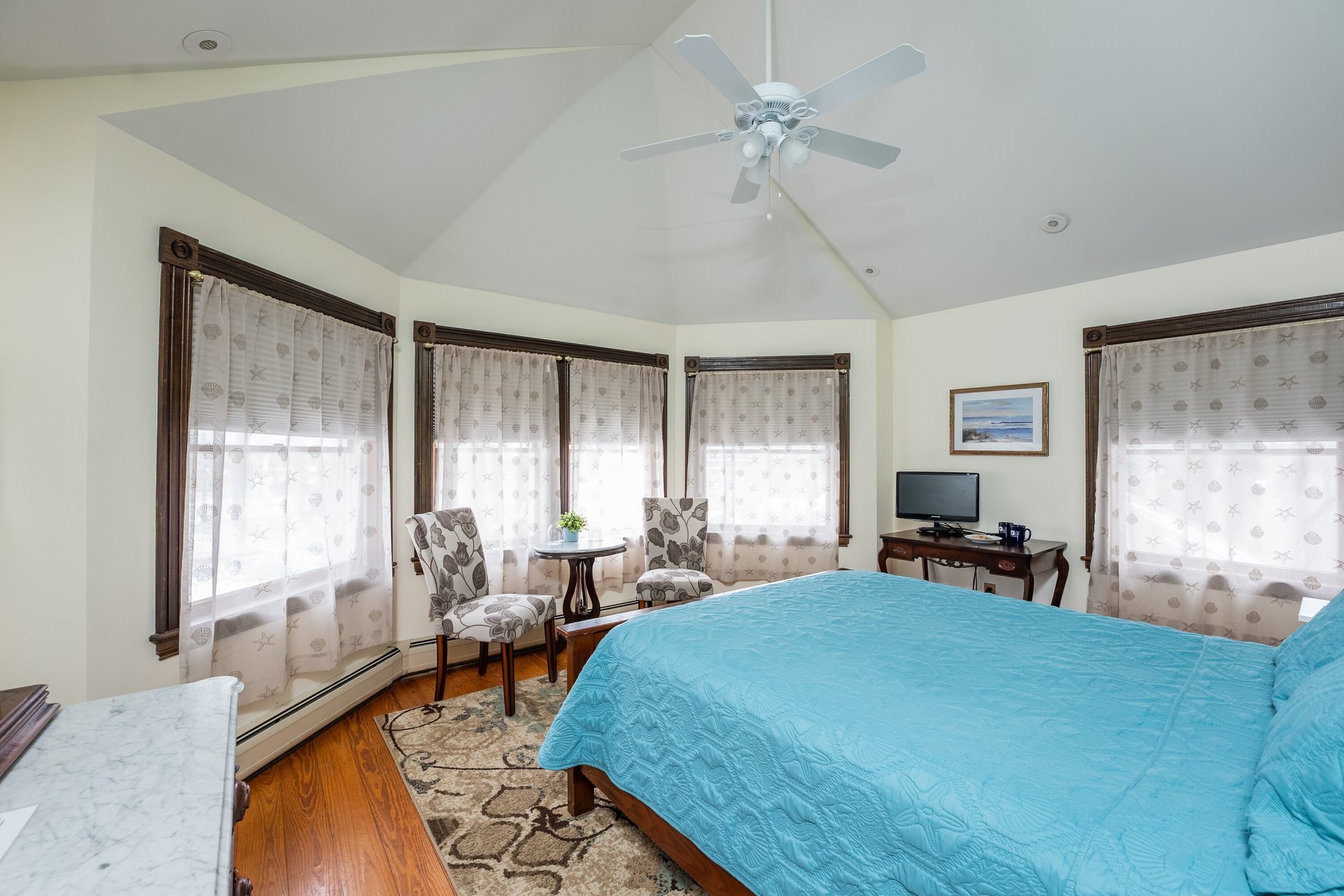 Inn at the Oaks by null