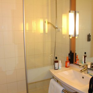 salle de douche chambre simple