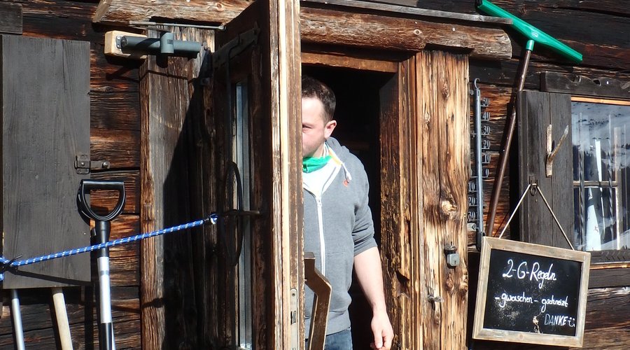 Eingang zur Bruggeralm von der Terrasse