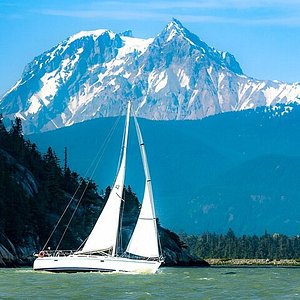 boat tours lund bc
