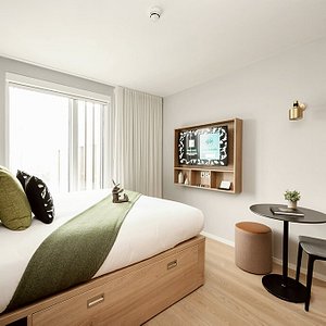 Wilde Aparthotels By Staycity, St Peters Square in Manchester, image may contain: Furniture, Bedroom, Indoors, Interior Design