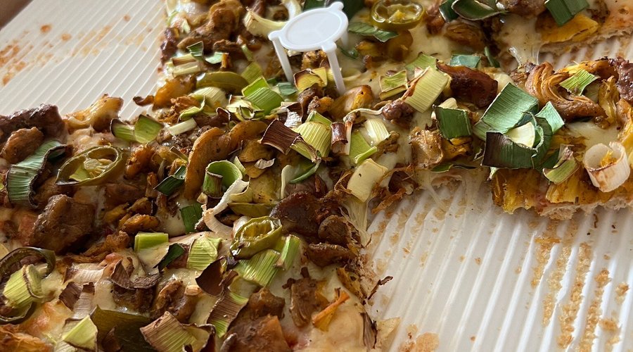 Pizzaen var knusktørr. Fullstendig dehydrert. Kan ikke omsette slikt