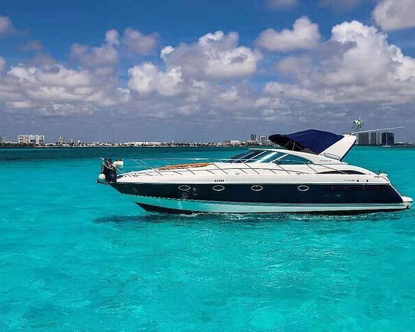 private isla mujeres catamaran tour from cancun with open bar