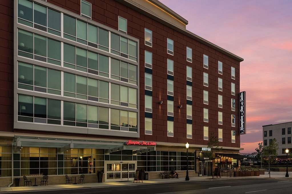Hampton Inn &amp; Suites Fort Wayne Downtown, hotell i Fort Wayne