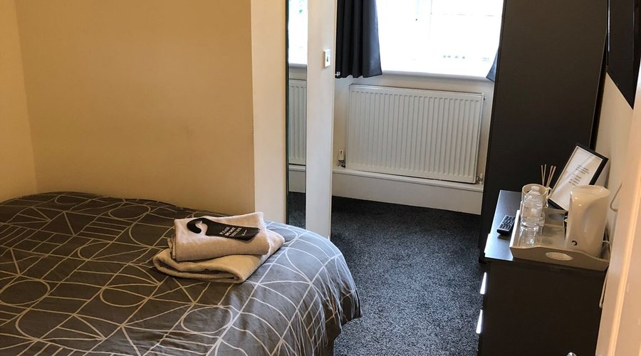 Double bedroom 