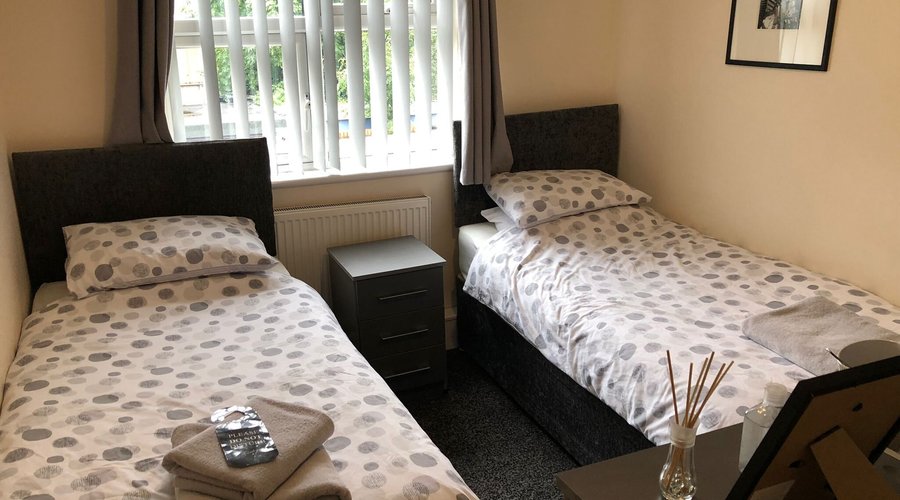 Twin bedroom