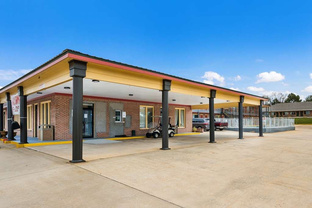 ECONO LODGE - Prices & Inn Reviews (Russellville, AL)