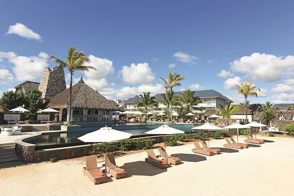 Radisson Blu Azuri Resort &amp; Spa, hotel in Mauritius