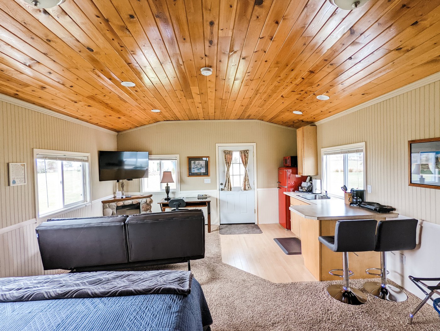 JUAN DE FUCA COTTAGES Motel Reviews & Price Comparison (Sequim, WA