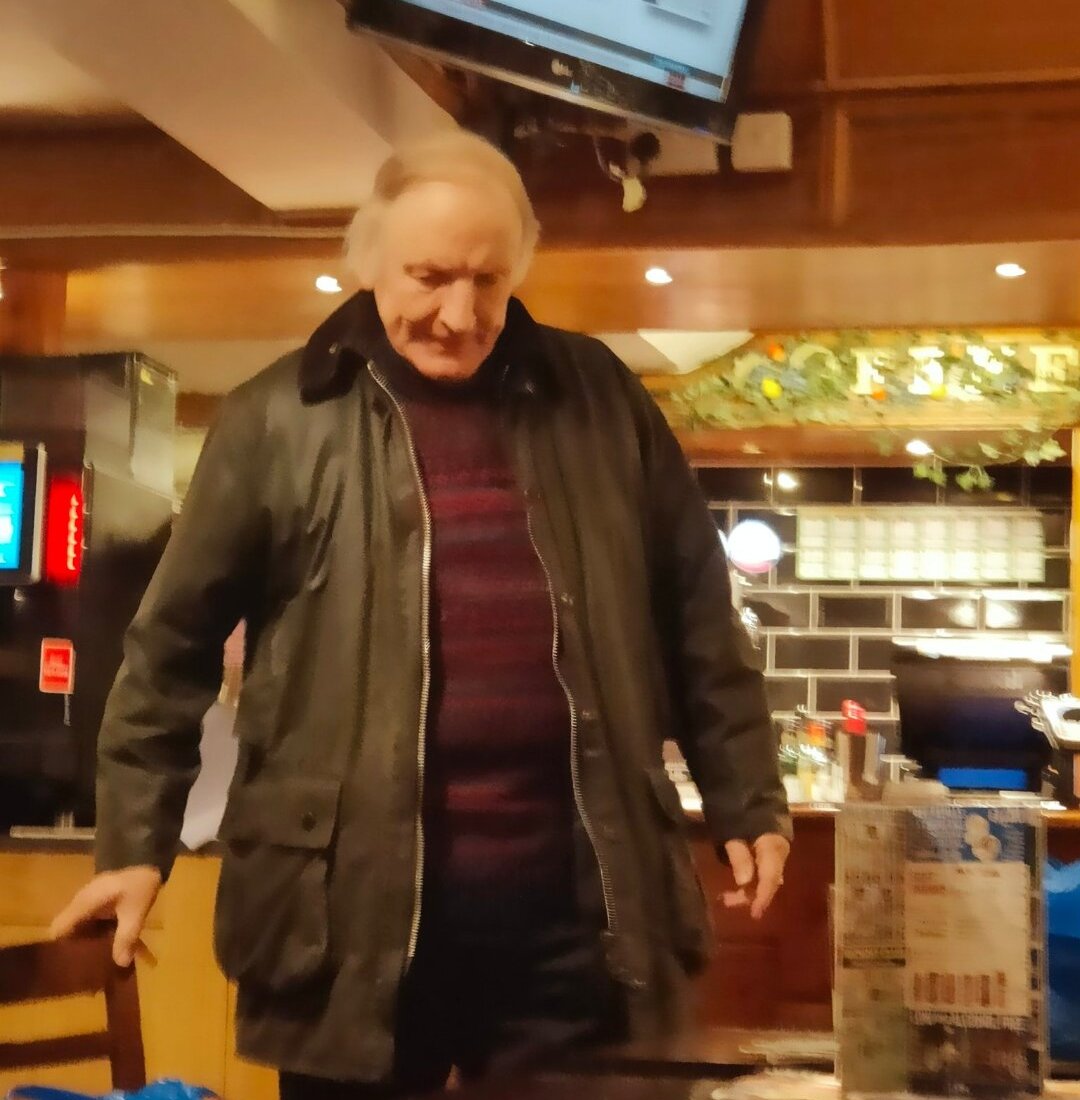 MOON UNDER WATER - JD WETHERSPOON, London - Restaurant Reviews, Photos & Phone Number - Tripadvisor