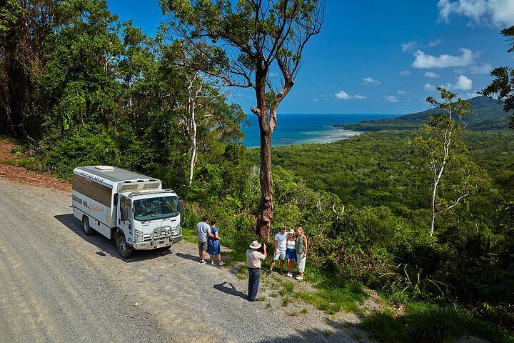 bus travel cairns to cooktown