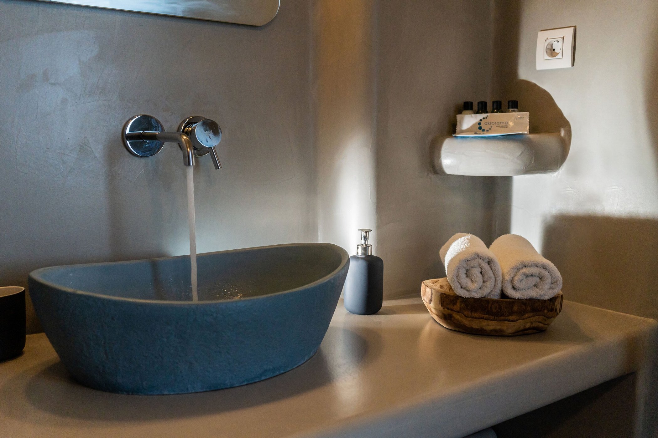 Acroterra Rosa Luxury Suites & Spa by null