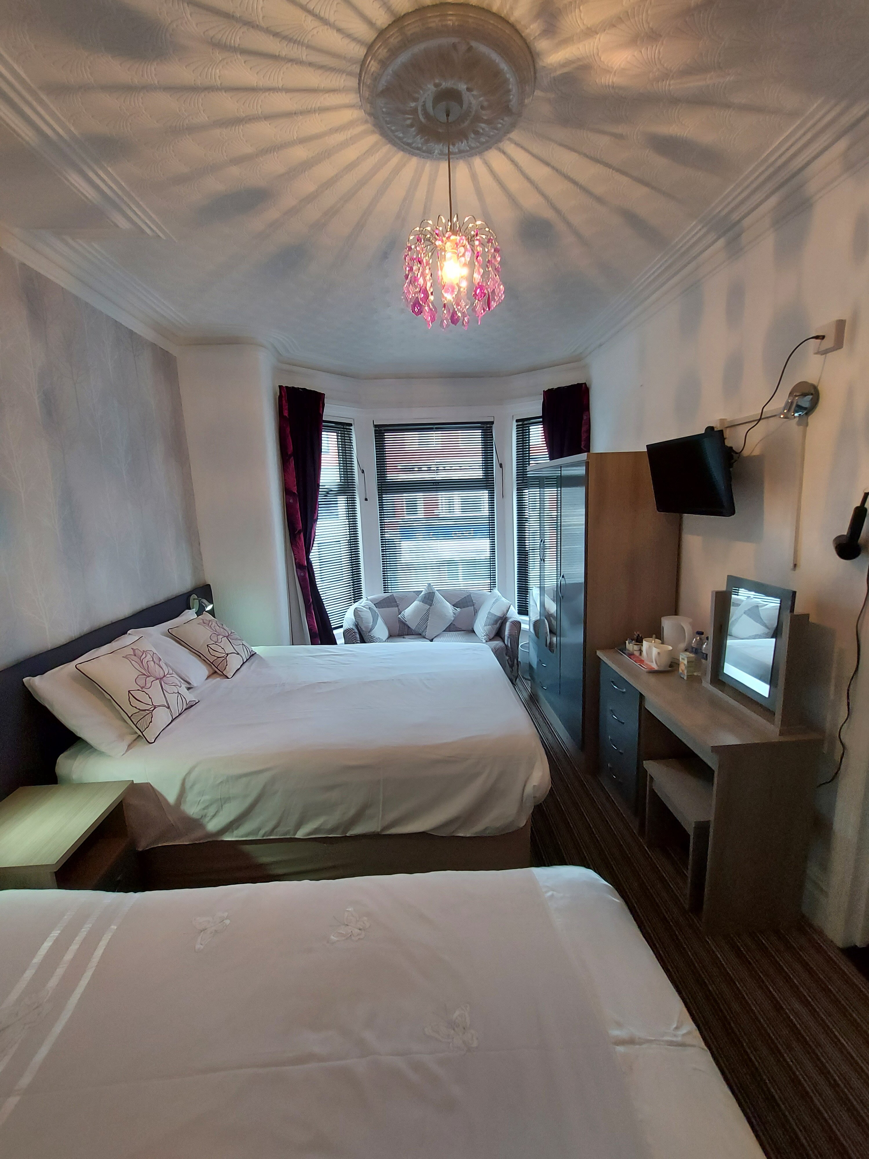 BLACKPOOL LODGE - Updated 2024 Prices & B&B Reviews (England)