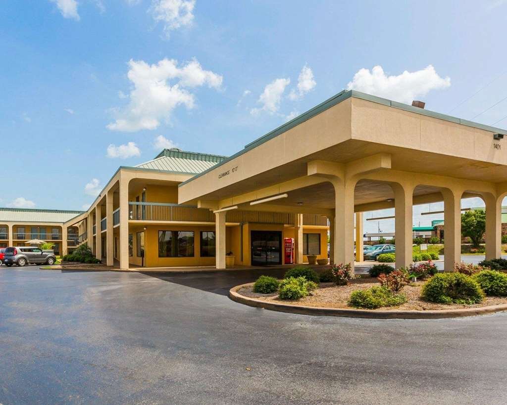 MOTEL 6 MONTGOMERY AL EASTERN BLVD Prices Hotel Reviews   Hotel Entrance 