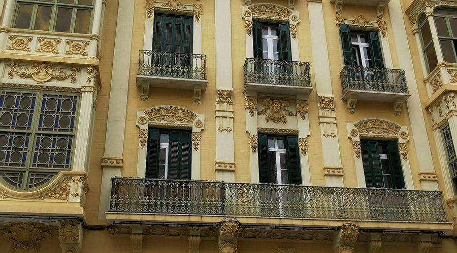 Edificio modernista.