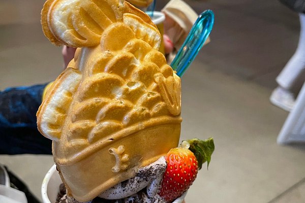 Double scoop on a waffle cone - Picture of Rori's Artisanal Creamery, Santa  Monica - Tripadvisor