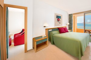 Room & Suite