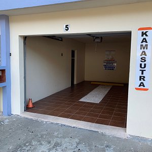 Room entry with garage