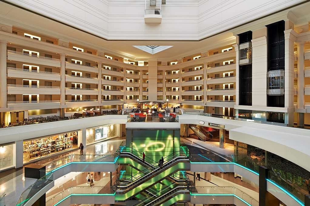 Embassy Suites by Hilton Washington DC Chevy Chase Pavilion, hotell i Washington DC