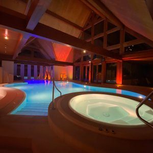 Notre Spa à la tombée de la nuit