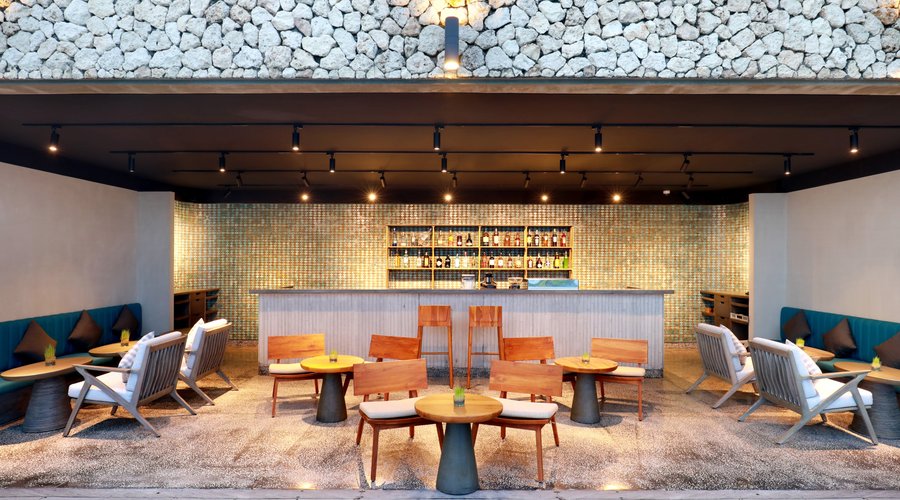 Sip on an array of thirst-quenching drinks while sunbathing or after enjoying outdoor activities. The Bar offers refreshing drinks and light snacks throughout the day. It is located next to the restaurant, adjacent to the swimming pool