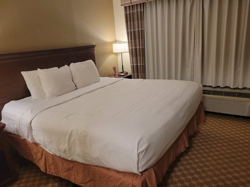 COUNTRY INN & SUITES BY RADISSON, MILWAUKEE WEST (BROOKFIELD), WI $102 ...