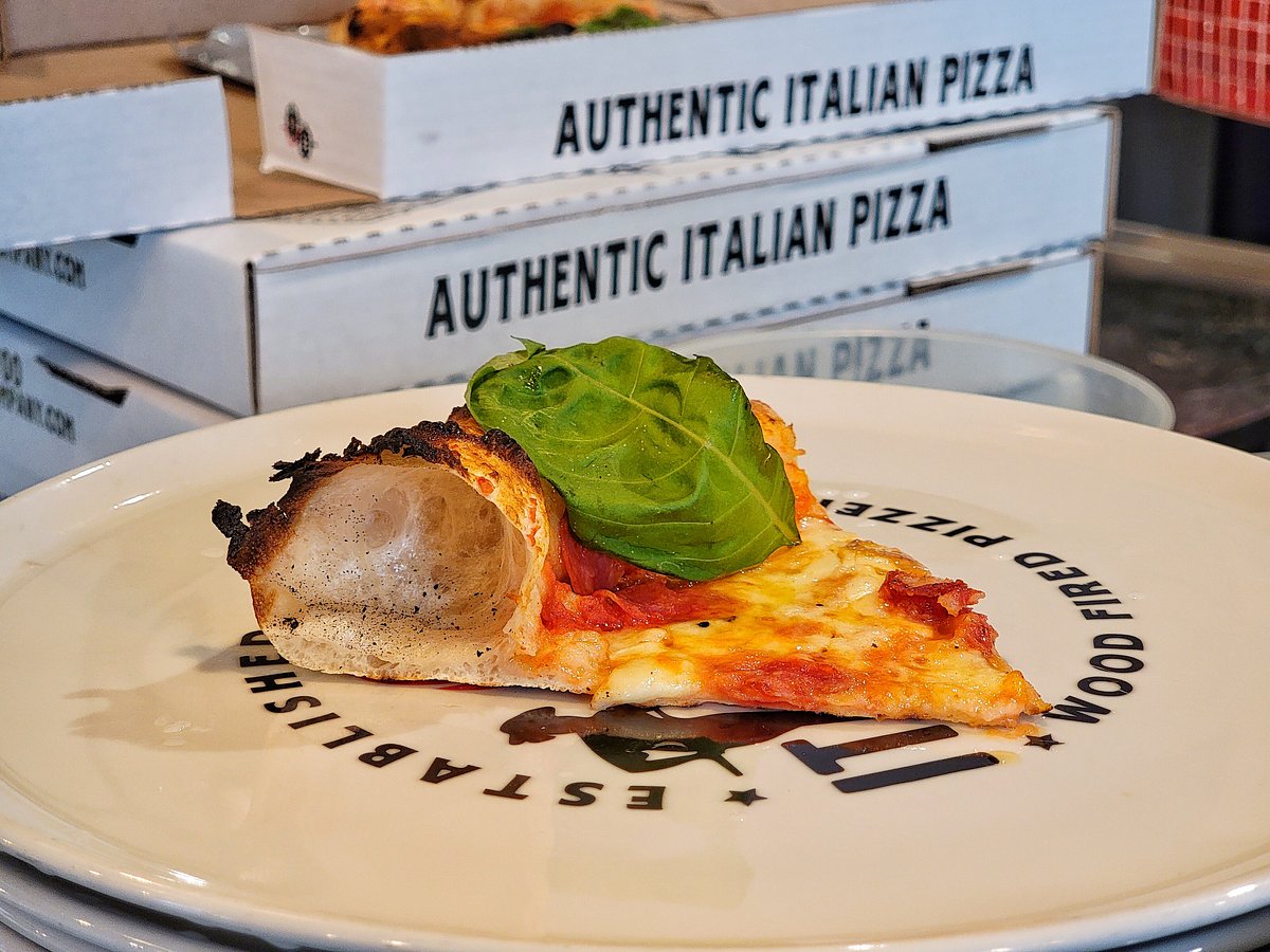 Authentic Italian Pizza and Dining